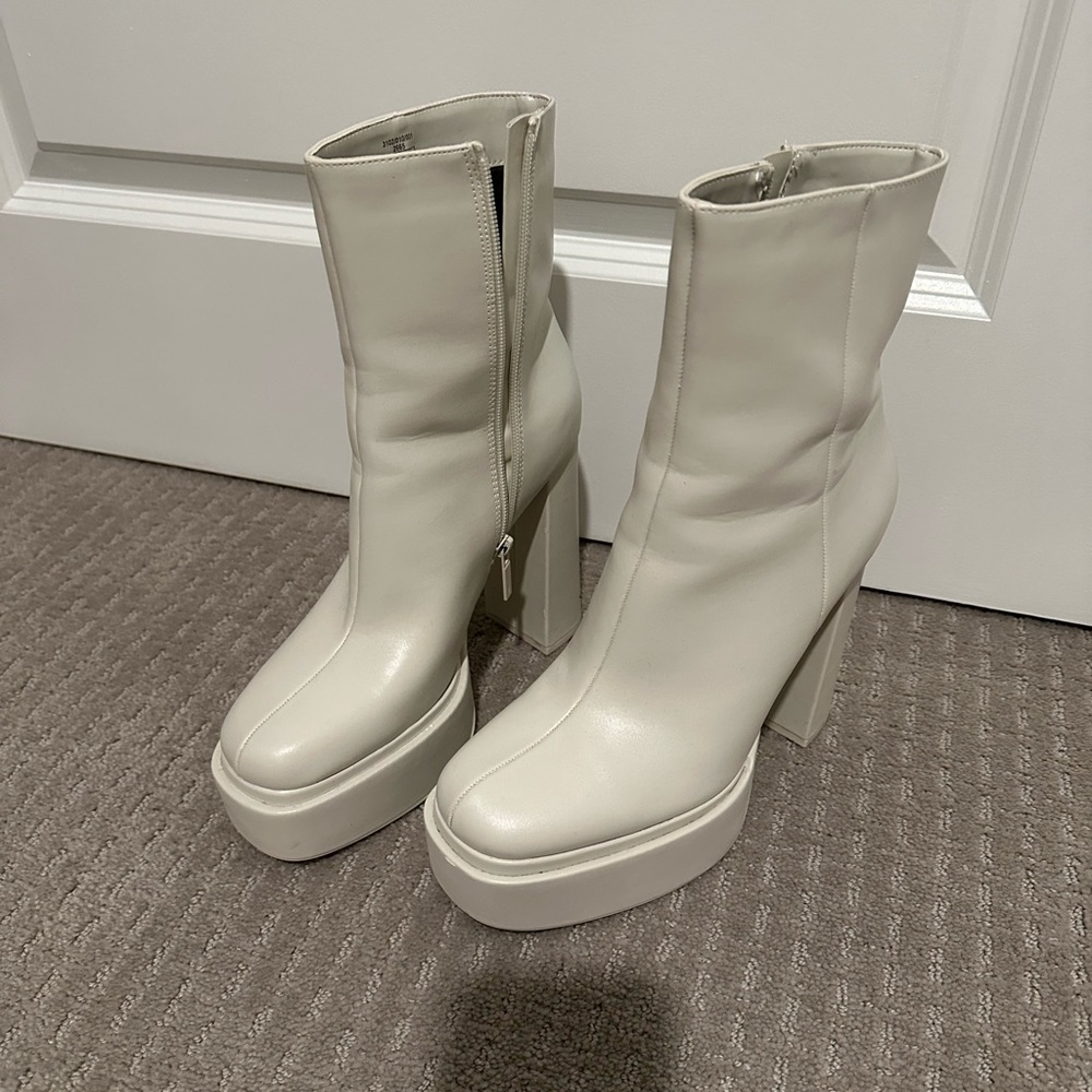 Zara White Platform Booties Size 39